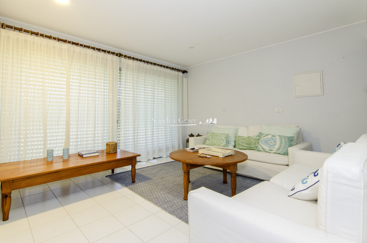 Apartamento ID.2943 - brava venta como una casa divina planta primera fila frente al mar