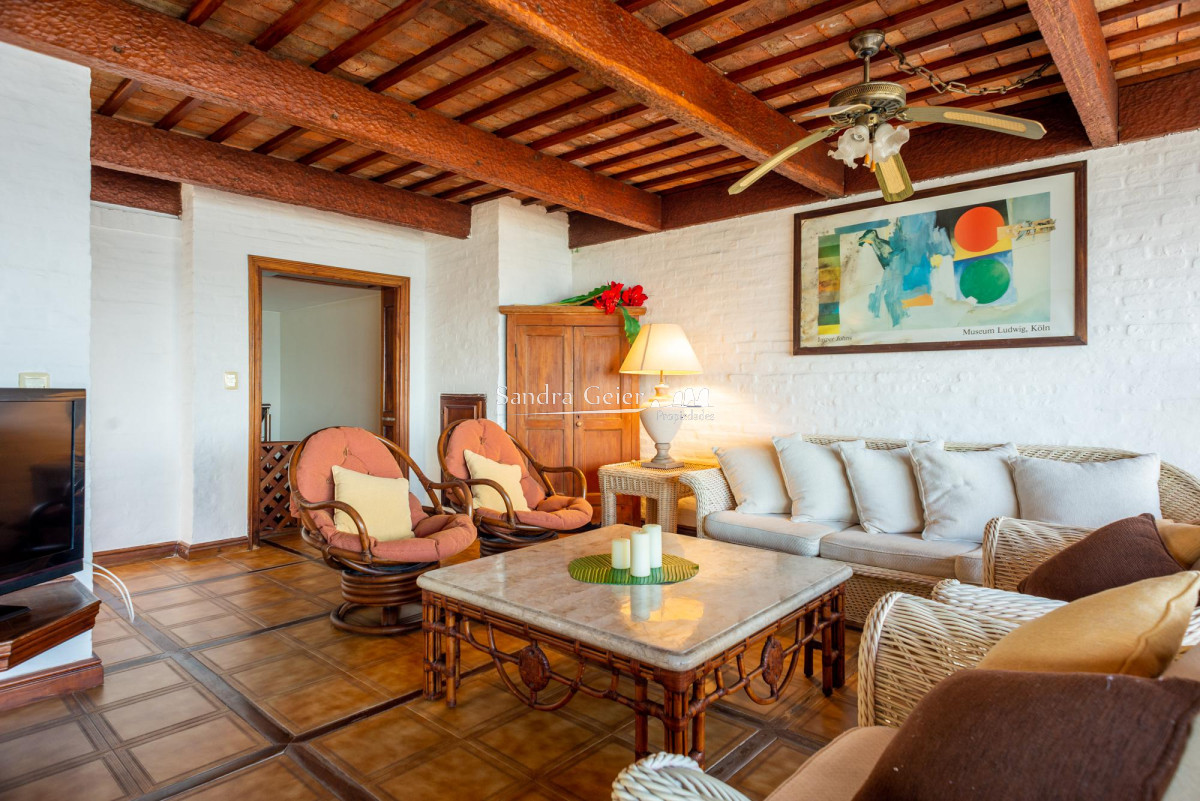 Apartamento ID.2945 -  Venta Mansa Departamento en venta, 3 dormitorios en Playa Mansa