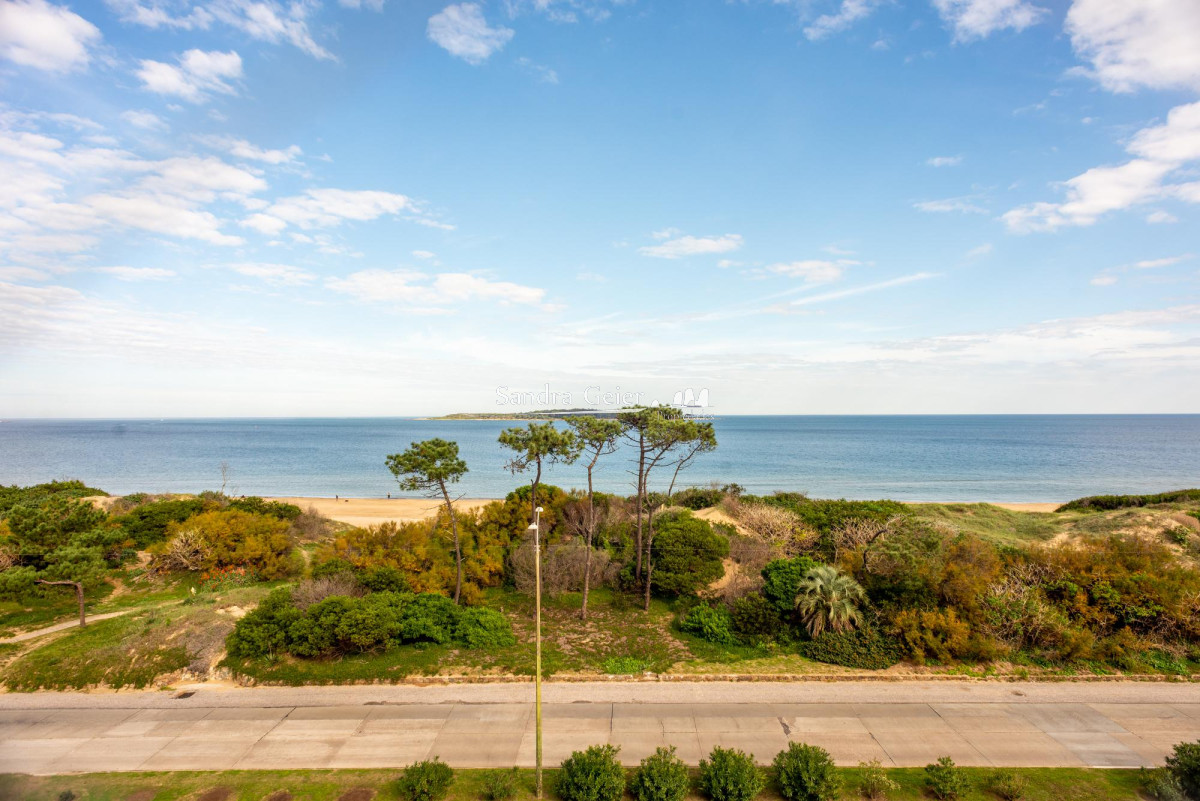 Apartamento ID.2945 -  Venta Mansa Departamento en venta, 3 dormitorios en Playa Mansa