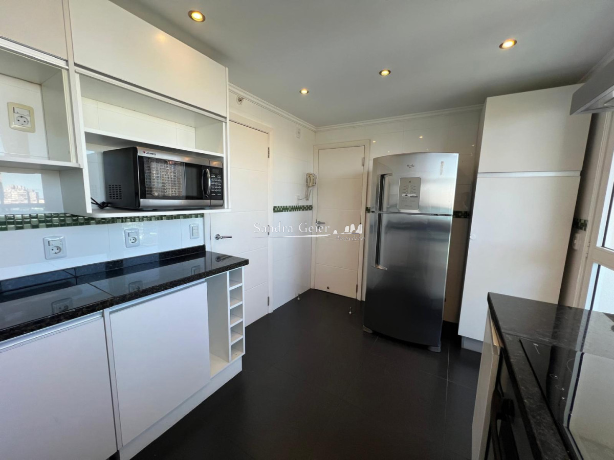 Apartamento ID.3186 - Venta apartamento 3 dormitorios más dependencia