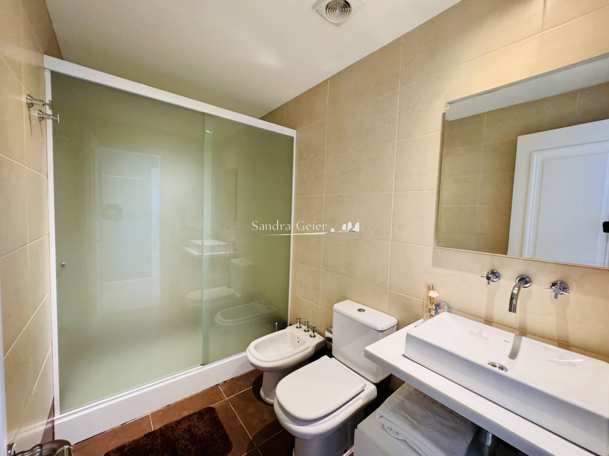 Apartamento ID.2462 - Venta de Apartamento 1 dormitorio Playa Brava Punta del Este