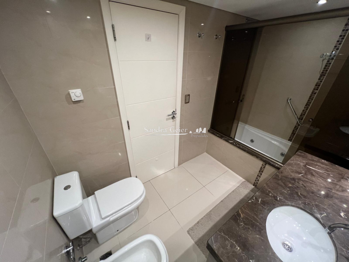 Apartamento ID.3186 - Venta apartamento 3 dormitorios más dependencia