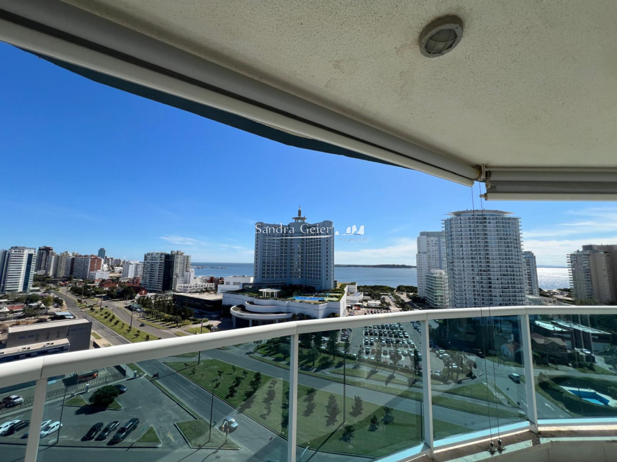 Apartamento ID.3186 - Venta apartamento 3 dormitorios más dependencia