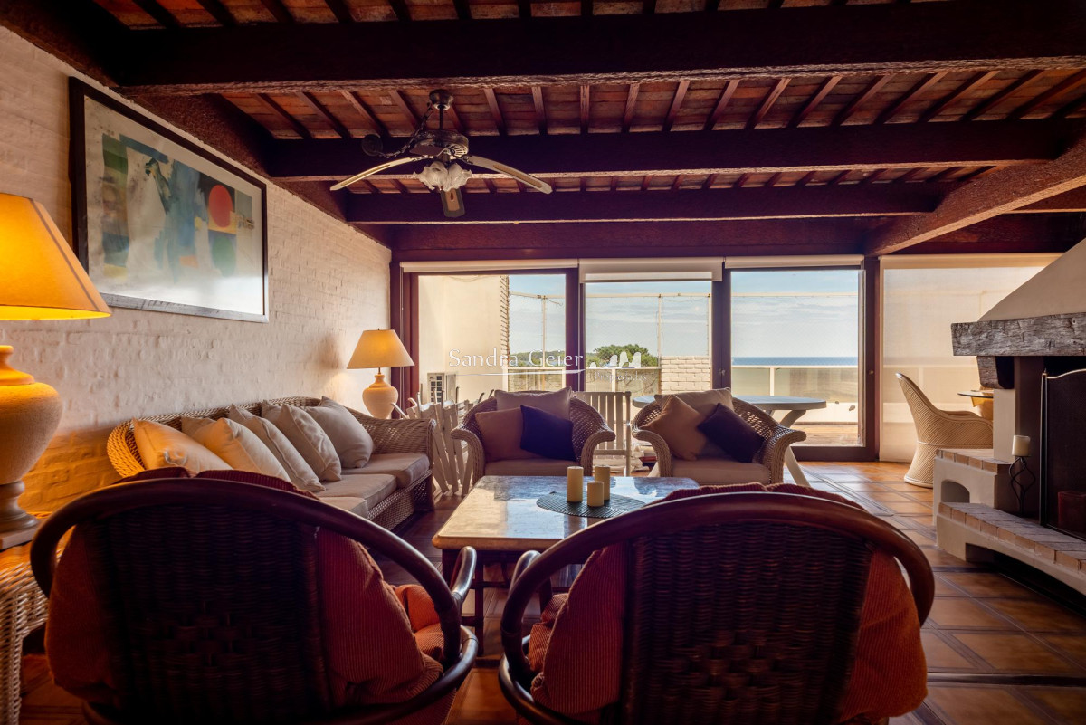 Apartamento ID.2945 -  Venta Mansa Departamento en venta, 3 dormitorios en Playa Mansa