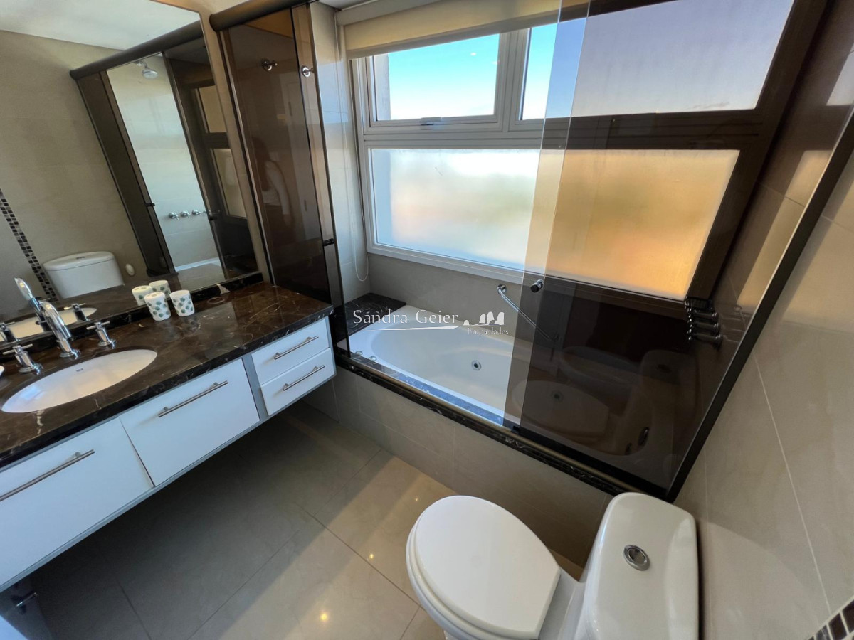 Apartamento ID.3186 - Venta apartamento 3 dormitorios más dependencia