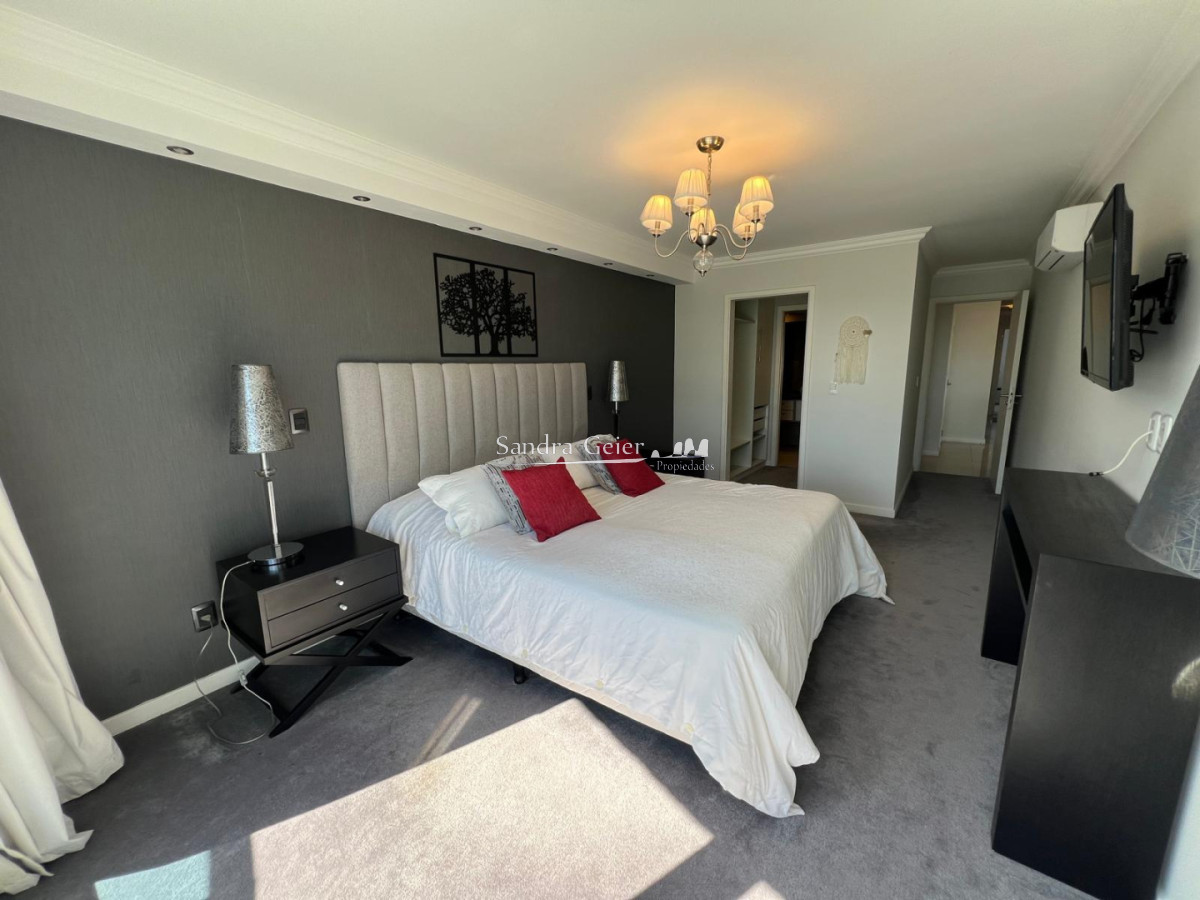 Apartamento ID.3186 - Venta apartamento 3 dormitorios más dependencia