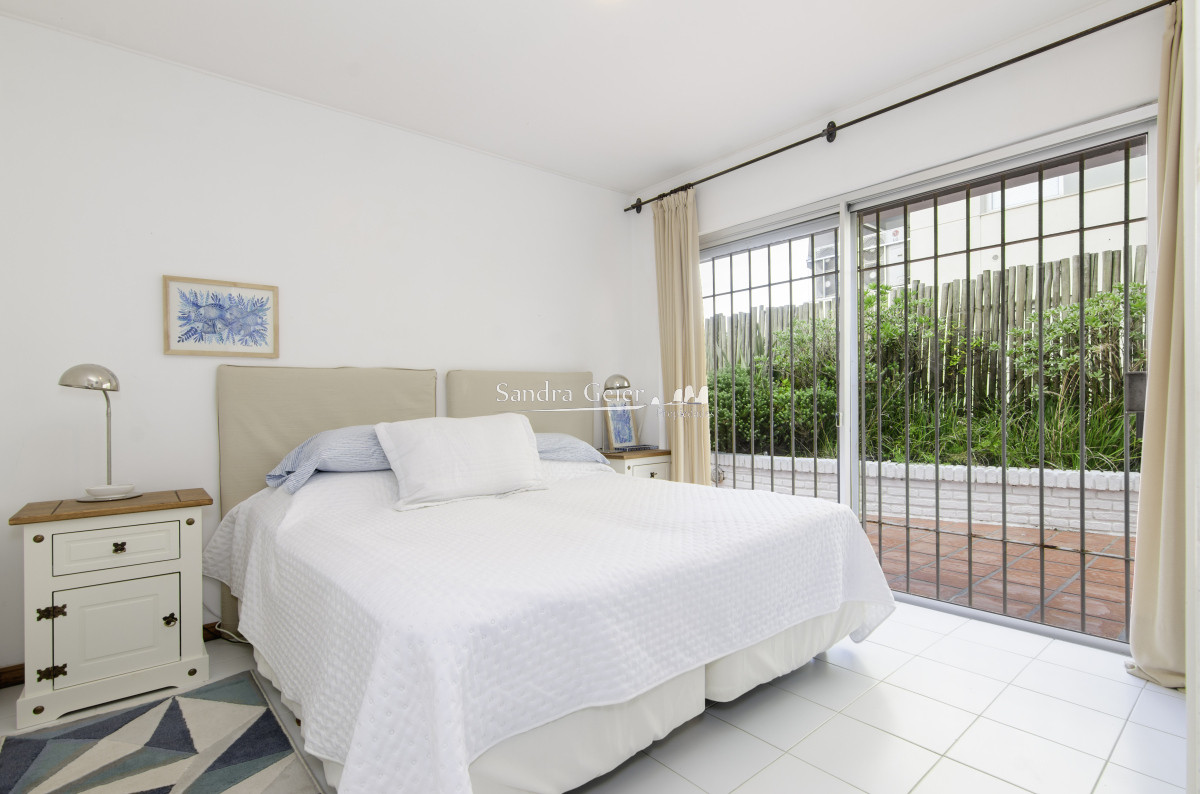 Apartamento ID.2943 - brava venta como una casa divina planta primera fila frente al mar