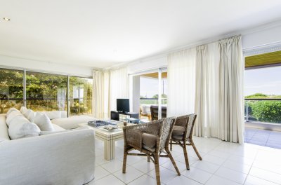 Apartamento ID.2943 - brava venta como una casa divina planta primera fila frente al mar