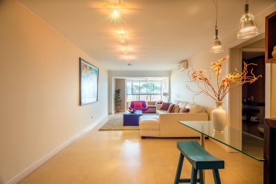 Apartamento ID.2945 -  Venta Mansa Departamento en venta, 3 dormitorios en Playa Mansa