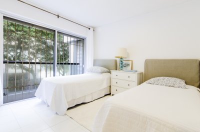 Apartamento ID.2943 - brava venta como una casa divina planta primera fila frente al mar