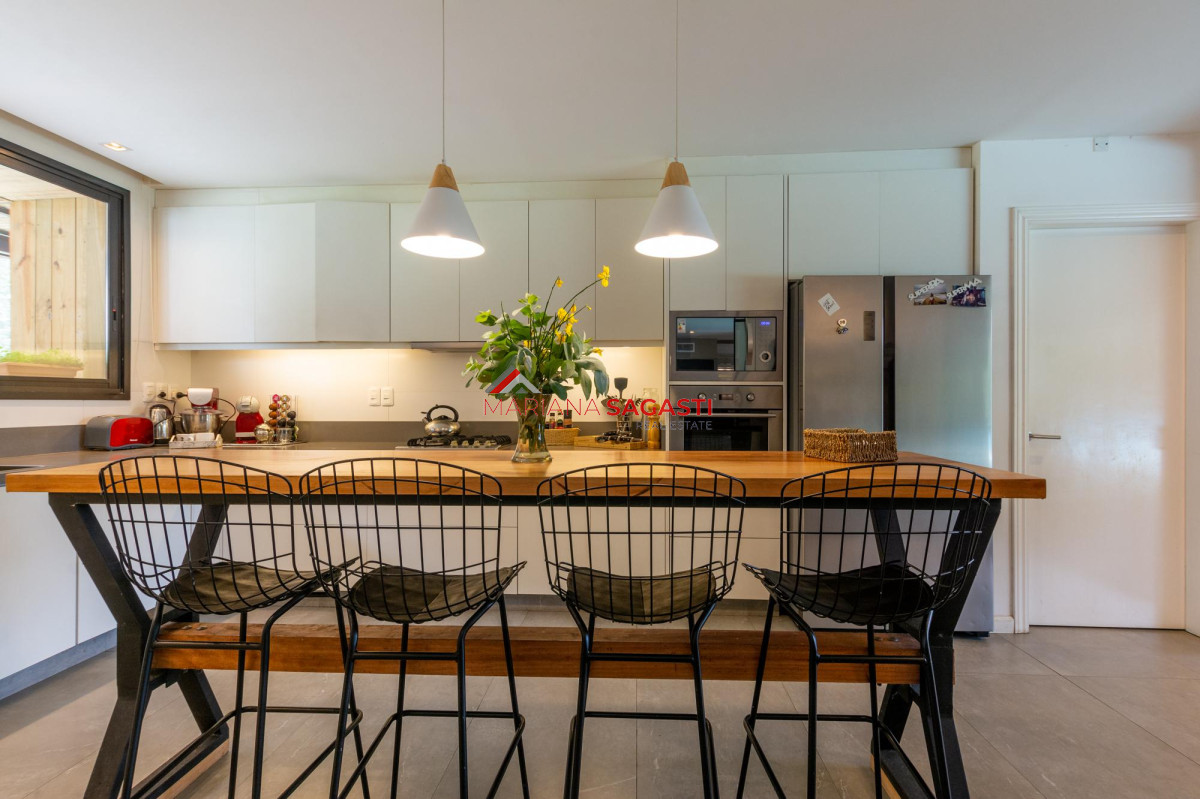 Casa ID.3890 - Venta Casa 4 dormitorios en Barrio Privado, Solanas, Punta del Este