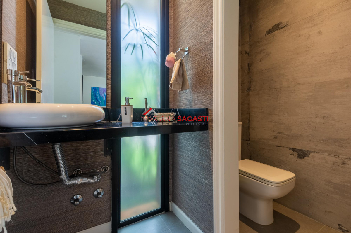 Casa ID.3890 - Venta Casa 4 dormitorios en Barrio Privado, Solanas, Punta del Este