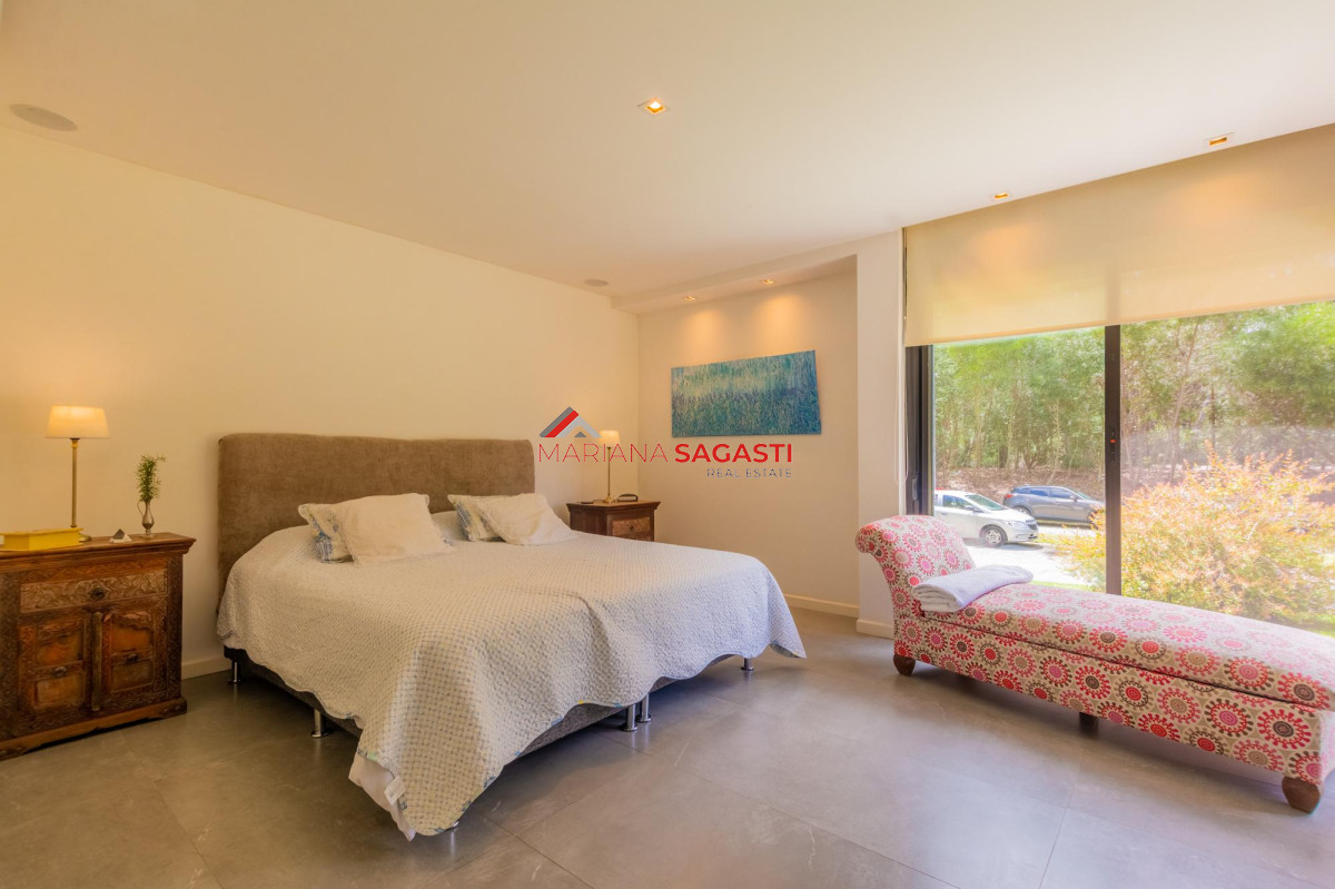 Casa ID.3890 - Venta Casa 4 dormitorios en Barrio Privado, Solanas, Punta del Este