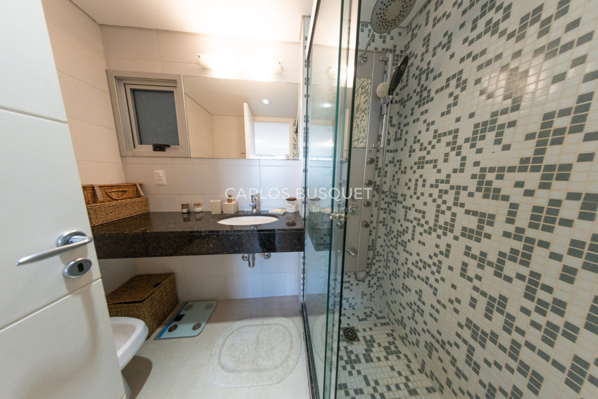 Apartamento ID.1072 - Venta apartamento 3 dormitorios Punta del Este Playa Mansa 