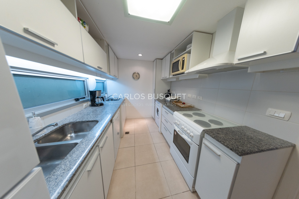 Apartamento ID.1072 - Venta apartamento 3 dormitorios Punta del Este Playa Mansa 