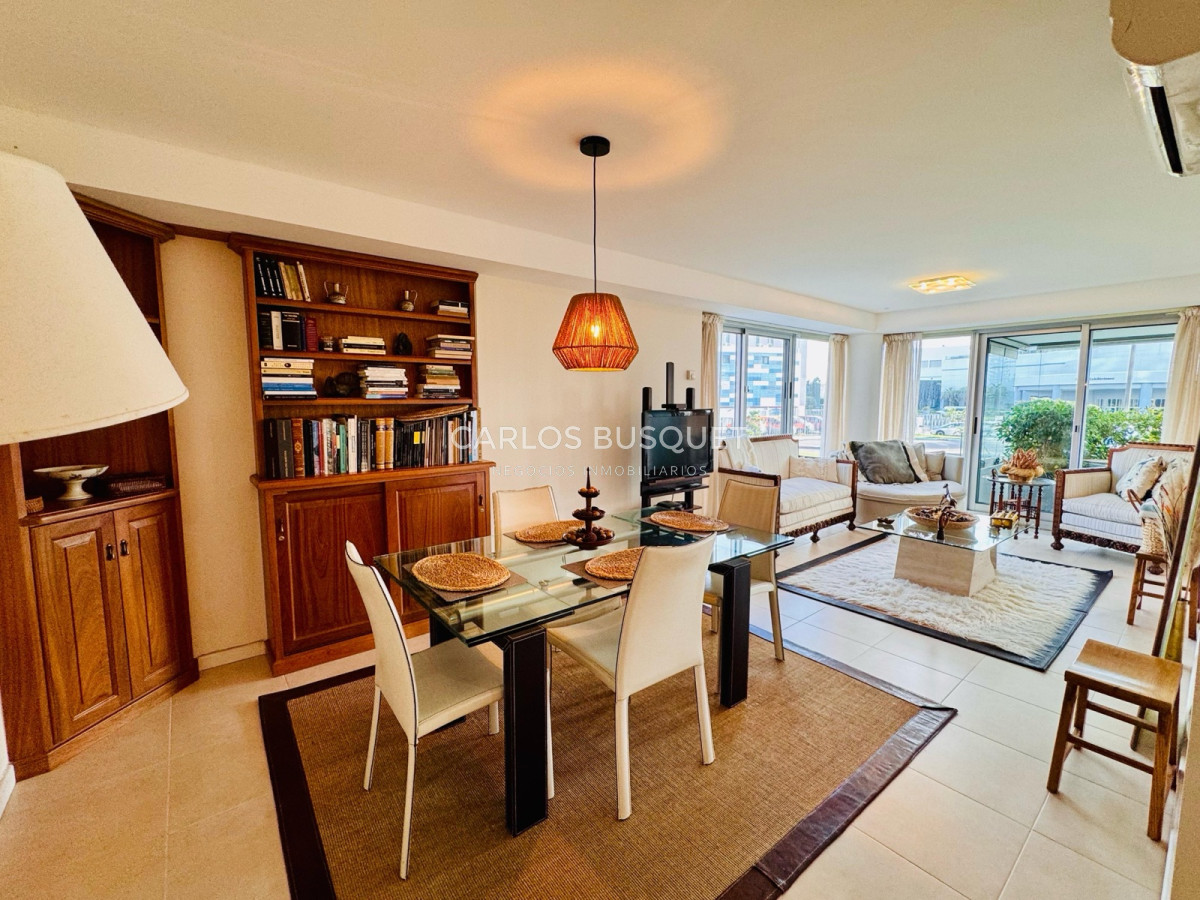 Apartamento ID.1072 - Venta apartamento 3 dormitorios Punta del Este Playa Mansa 