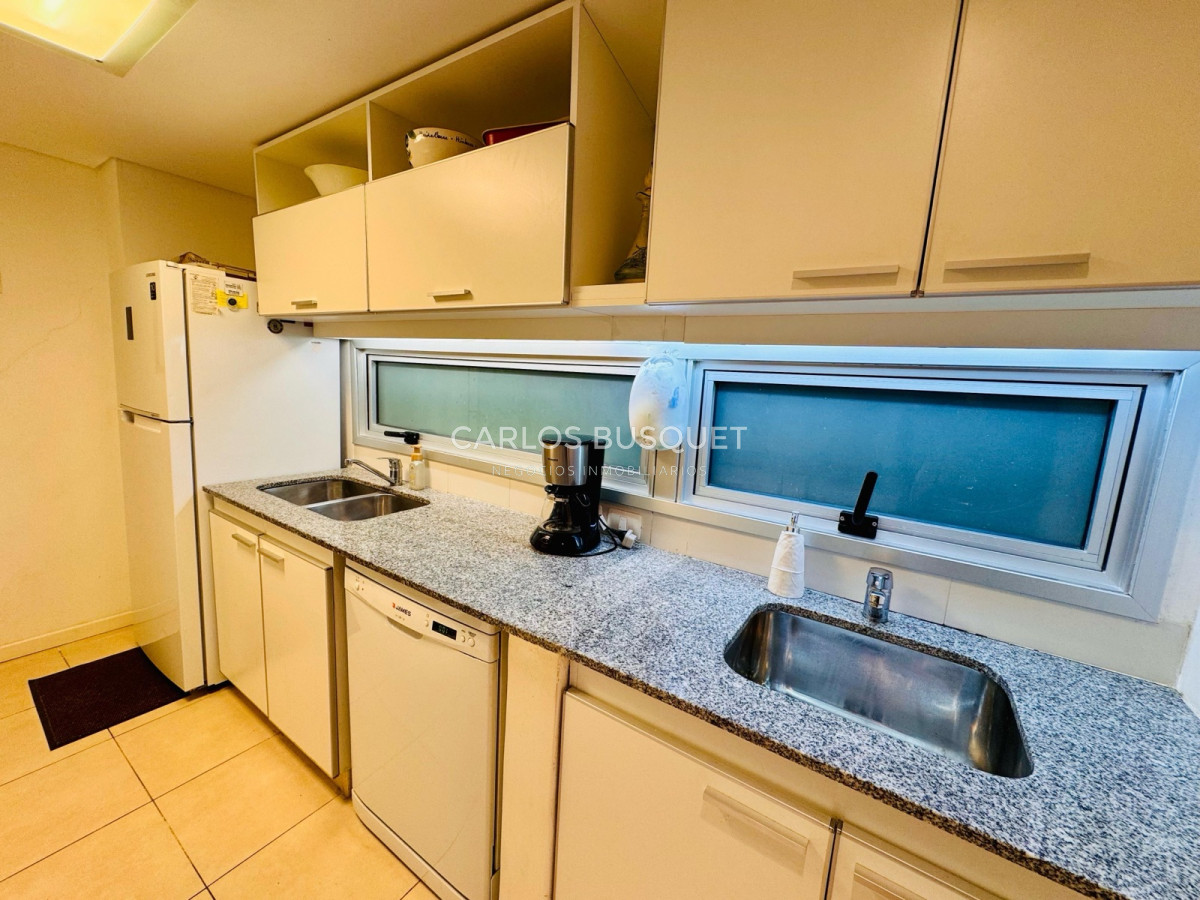 Apartamento ID.1072 - Venta apartamento 3 dormitorios Punta del Este Playa Mansa 