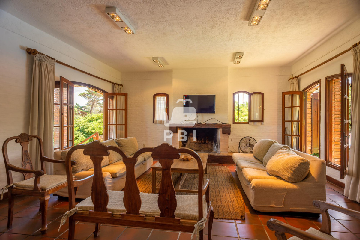 VmVudGEgQ2FzYSA1IGRvcm1pdG9yaW9zIFB1bnRhIEJhbGxlbmEgUGlzY2luYSB2aXN0YSBhbCBNYXIgLSBSZWYgOiBQQkkxMjcyMw==