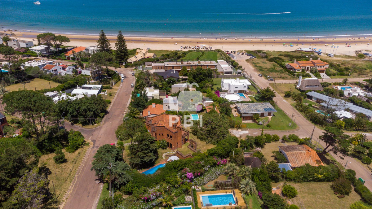 VmVudGEgQ2FzYSA1IGRvcm1pdG9yaW9zIFB1bnRhIEJhbGxlbmEgUGlzY2luYSB2aXN0YSBhbCBNYXIgLSBSZWYgOiBQQkkxMjcyMw==