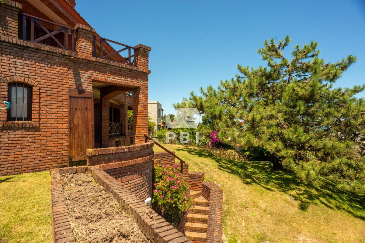 VmVudGEgQ2FzYSA1IGRvcm1pdG9yaW9zIFB1bnRhIEJhbGxlbmEgUGlzY2luYSB2aXN0YSBhbCBNYXIgLSBSZWYgOiBQQkkxMjcyMw==