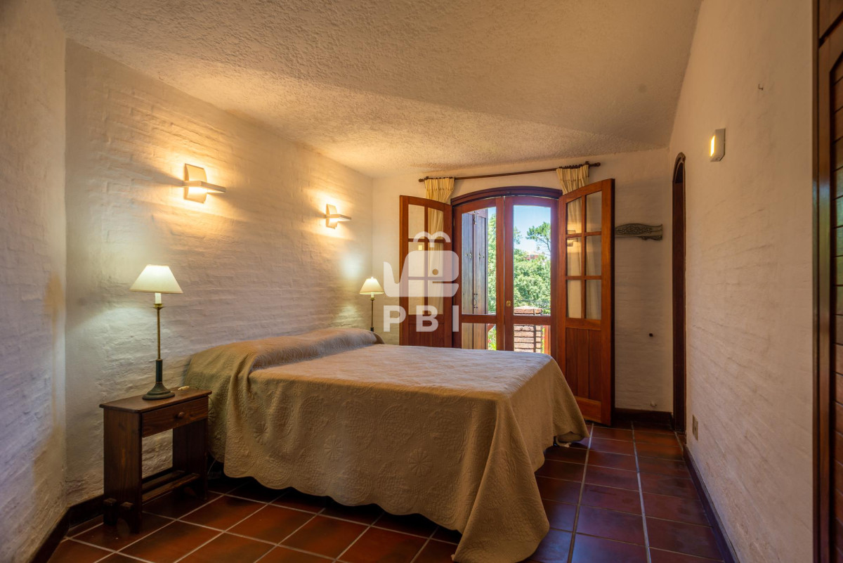 VmVudGEgQ2FzYSA1IGRvcm1pdG9yaW9zIFB1bnRhIEJhbGxlbmEgUGlzY2luYSB2aXN0YSBhbCBNYXIgLSBSZWYgOiBQQkkxMjcyMw==