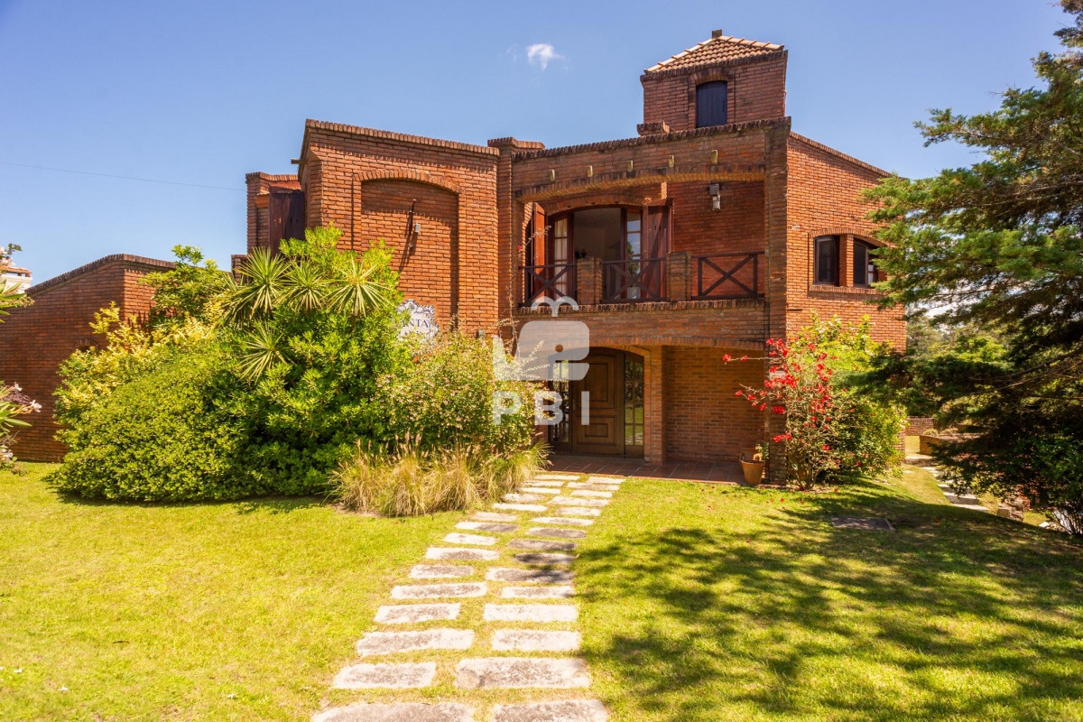 VmVudGEgQ2FzYSA1IGRvcm1pdG9yaW9zIFB1bnRhIEJhbGxlbmEgUGlzY2luYSB2aXN0YSBhbCBNYXIgLSBSZWYgOiBQQkkxMjcyMw==