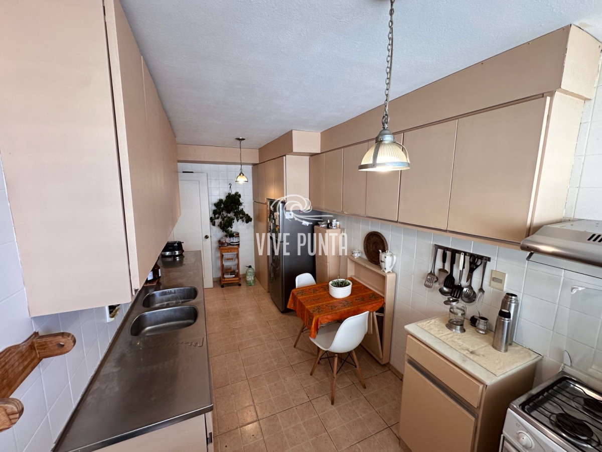 Apartamento ID.752 - Venta apartamento 3 dormitorios Peninsula, Punta del Este 