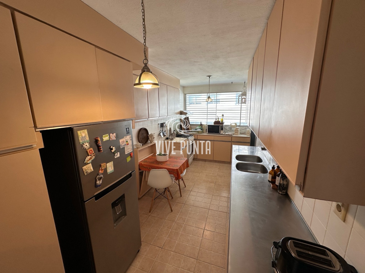 Apartamento ID.752 - Venta apartamento 3 dormitorios Peninsula, Punta del Este 