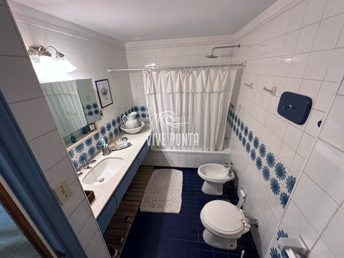 Apartamento ID.752 - Venta apartamento 3 dormitorios Peninsula, Punta del Este 