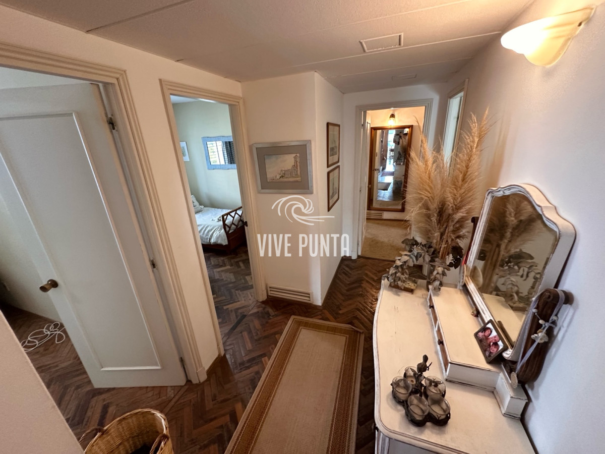 Apartamento ID.752 - Venta apartamento 3 dormitorios Peninsula, Punta del Este 