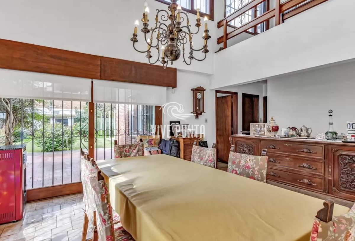 Casa ID.807 - Espectacular casa en Maldonado con muy buena construccion