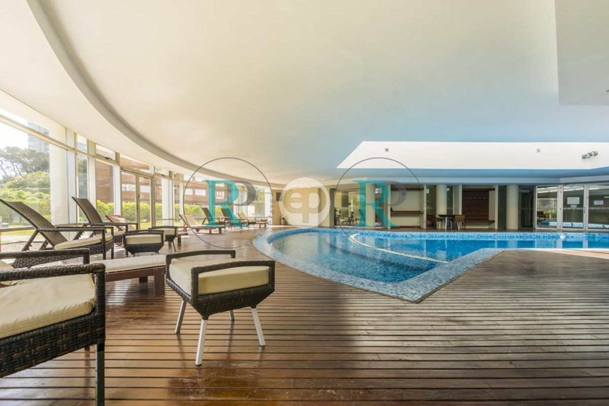 Apartamento ID.2117 - Venta Apartamento 3 dormitorios y dependencia en Ocean Drive Punta del Este