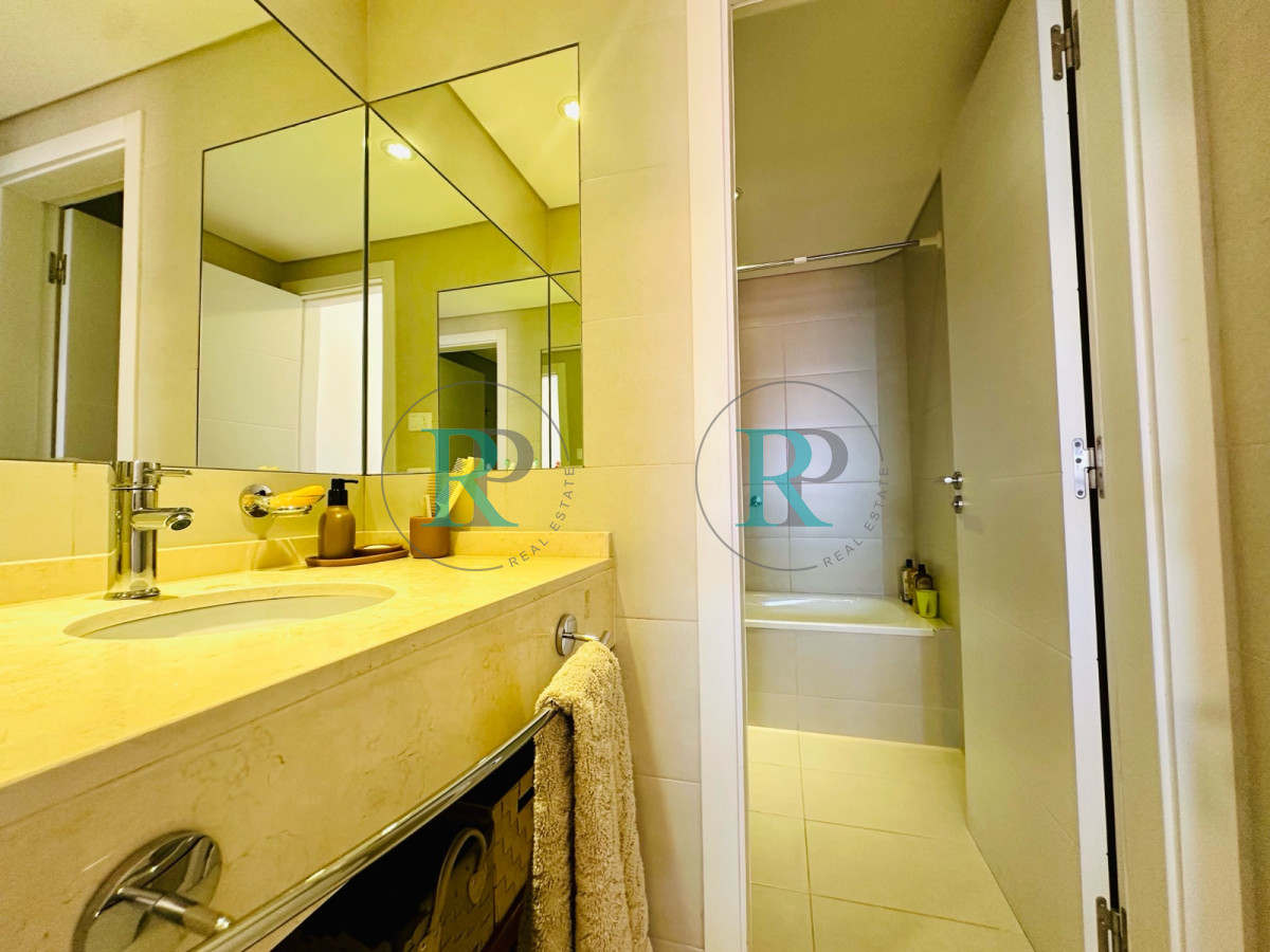 Apartamento ID.2492 - Venta apartamento 3 dormitorios vista al mar en Playa Brava