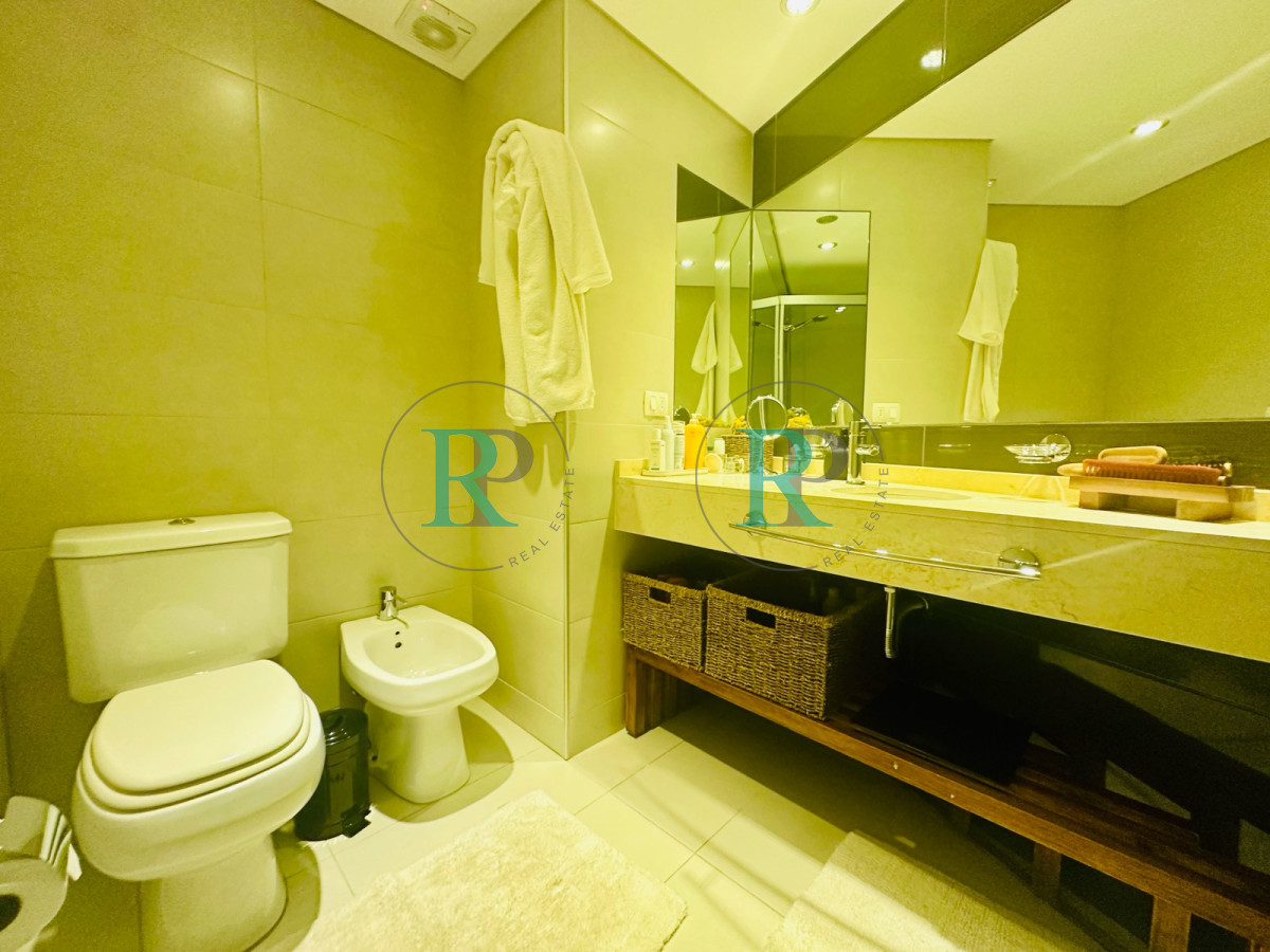 Apartamento ID.2492 - Venta apartamento 3 dormitorios vista al mar en Playa Brava