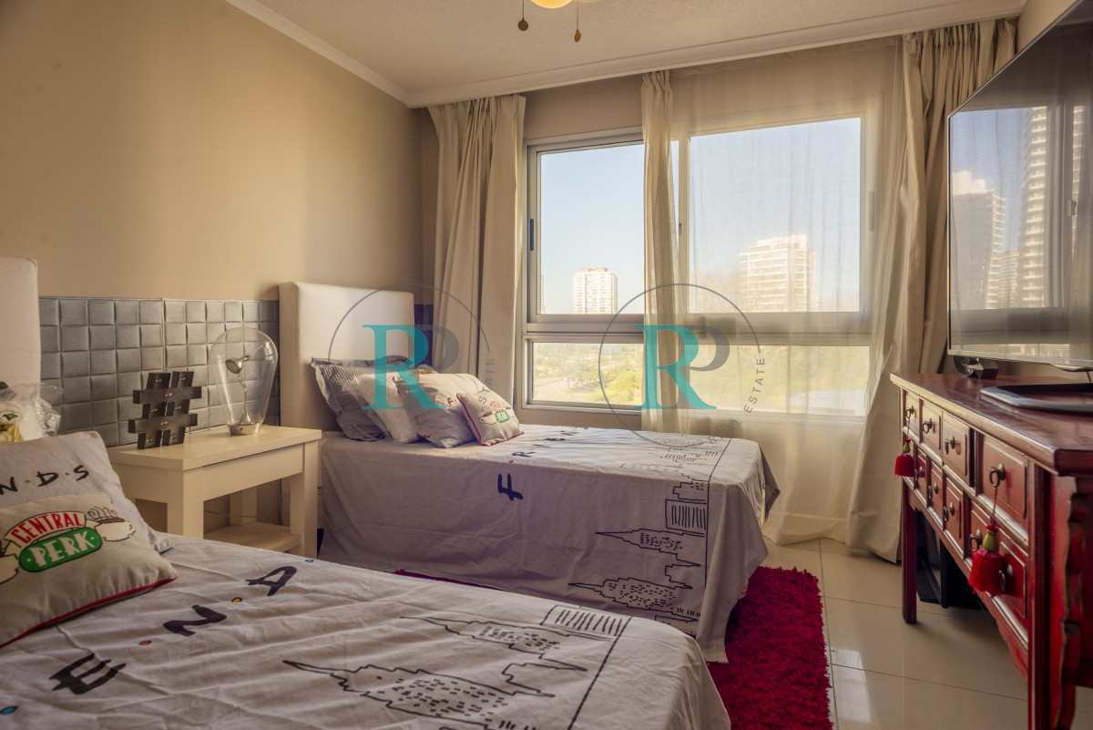 Apartamento ID.2117 - Venta Apartamento 3 dormitorios y dependencia en Ocean Drive Punta del Este