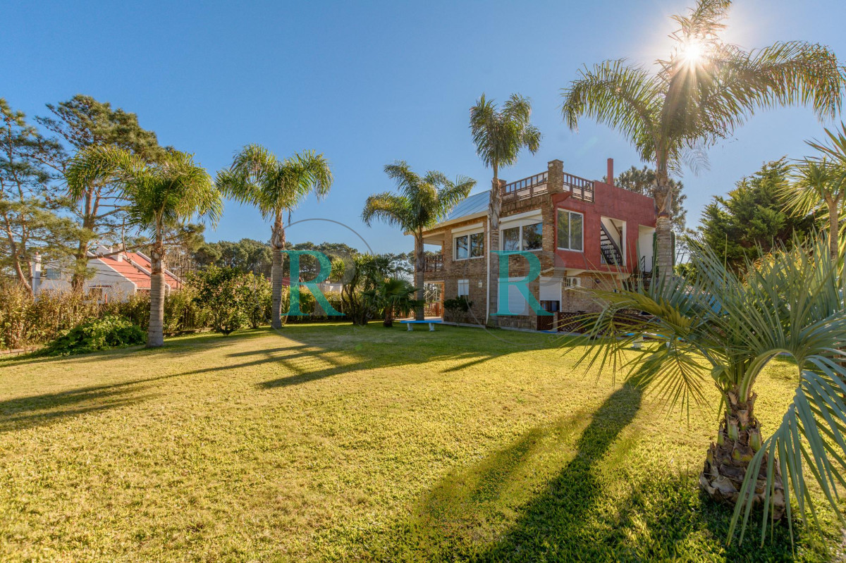 Casa ID.2480 - Venta casa 3 dormitorios en Pinares Playa Mansa