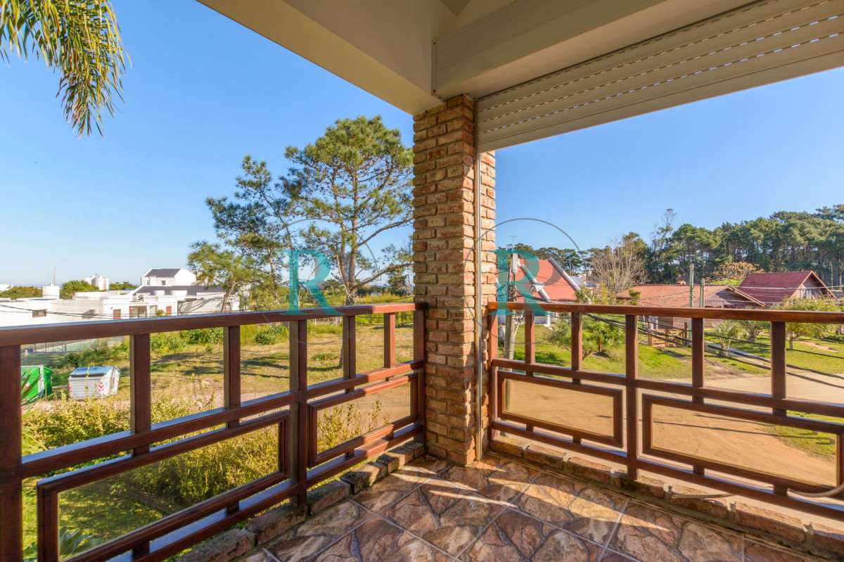 Casa ID.2480 - Venta casa 3 dormitorios en Pinares Playa Mansa