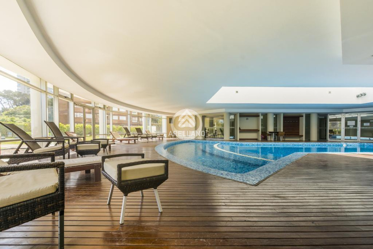 Apartamento ID.3549 - Venta Apartamento 3 dormitorios y dependencia en Ocean Drive Punta del Este