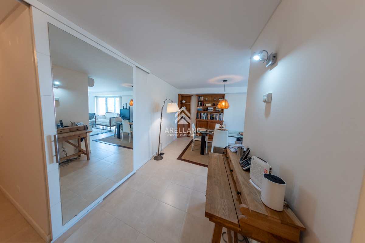 Apartamento ID.4550 - Venta apartamento 3 dormitorios Punta del Este Playa Mansa 