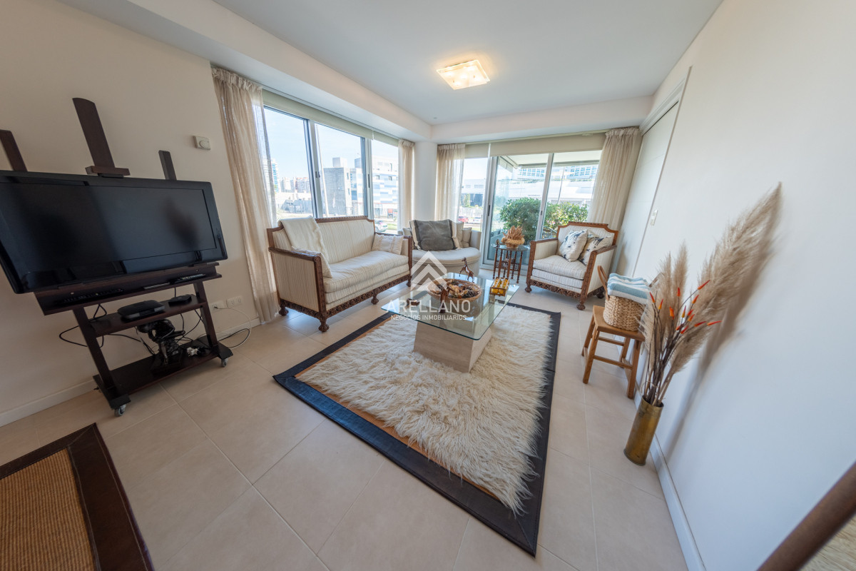 Apartamento ID.4550 - Venta apartamento 3 dormitorios Punta del Este Playa Mansa 