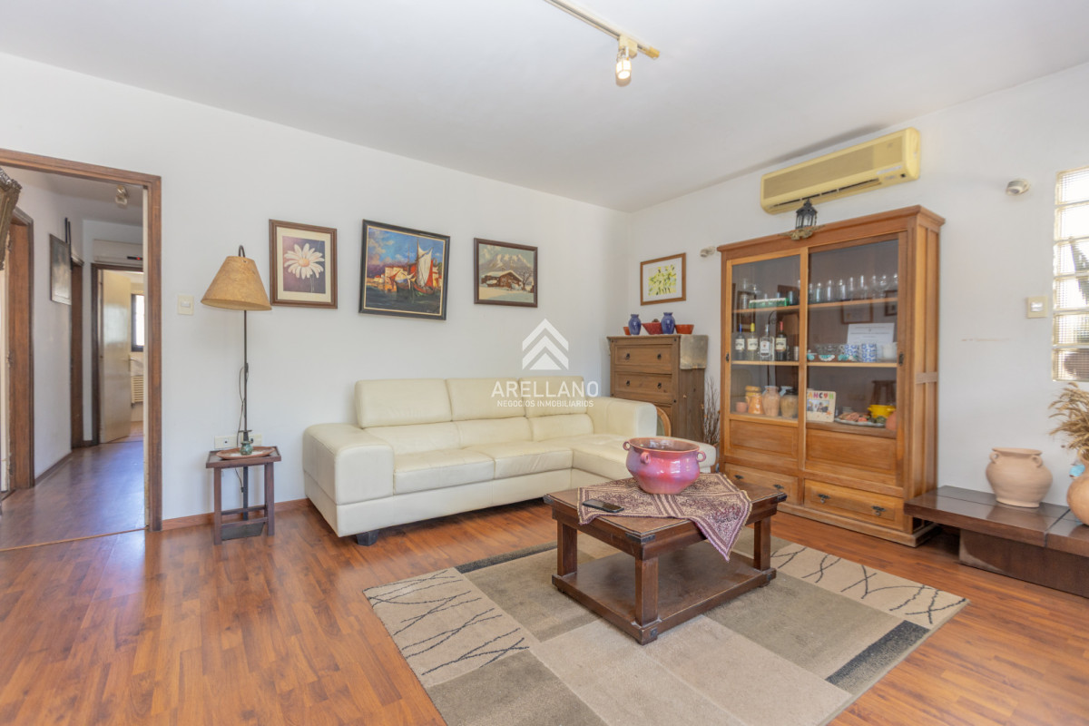 Casa ID.5879 - Venta casa 4 dormitorios