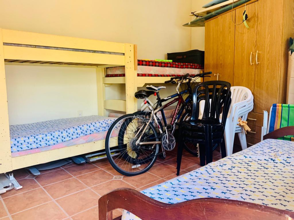 Casa ID.2669 - Casa en Playa Mansa 4 dormitorios cerca del mar
