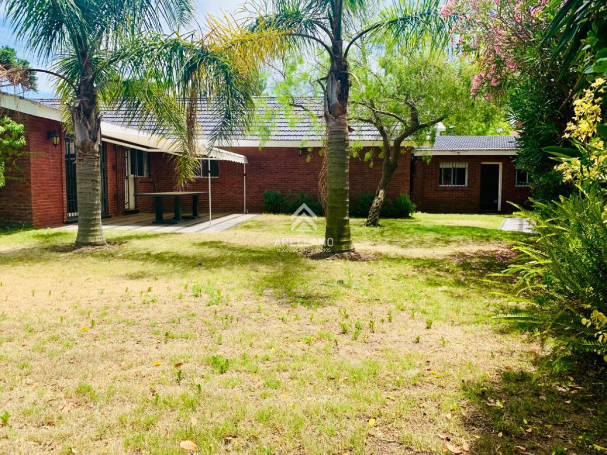 Casa ID.2669 - Casa en Playa Mansa 4 dormitorios cerca del mar