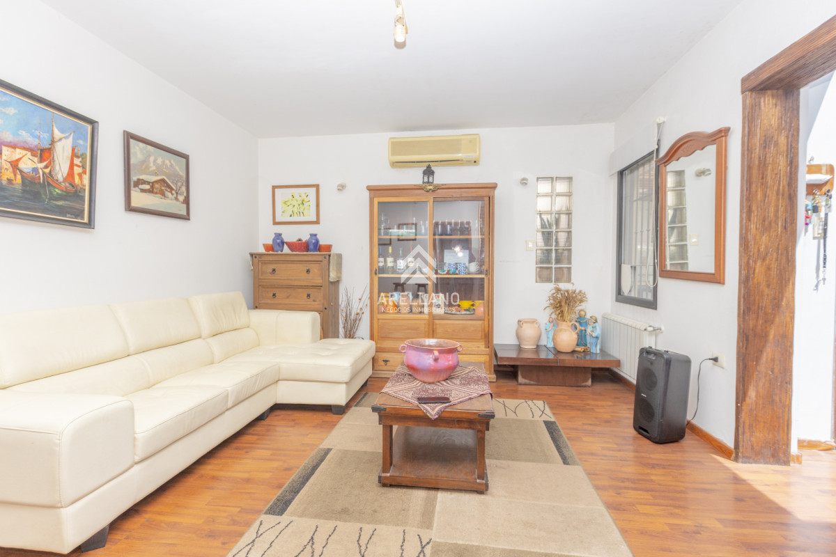 Casa ID.5879 - Venta casa 4 dormitorios