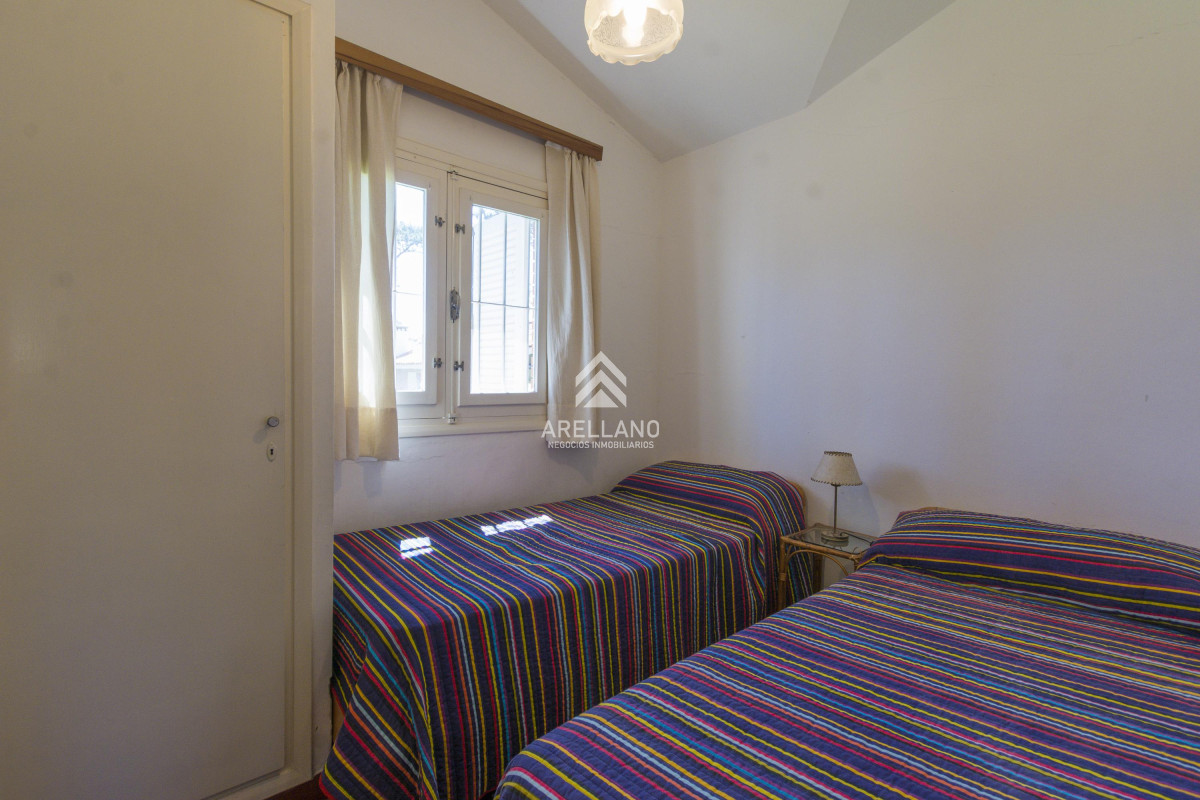 Casa ID.4054 - Venta casa 3 dormitorios y dependencia Playa Mansa 