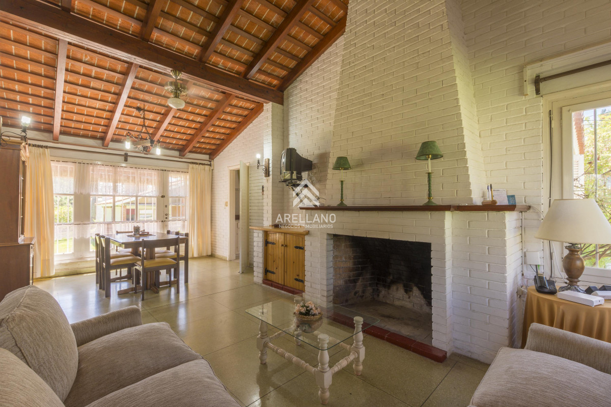 Casa ID.4054 - Venta casa 3 dormitorios y dependencia Playa Mansa 