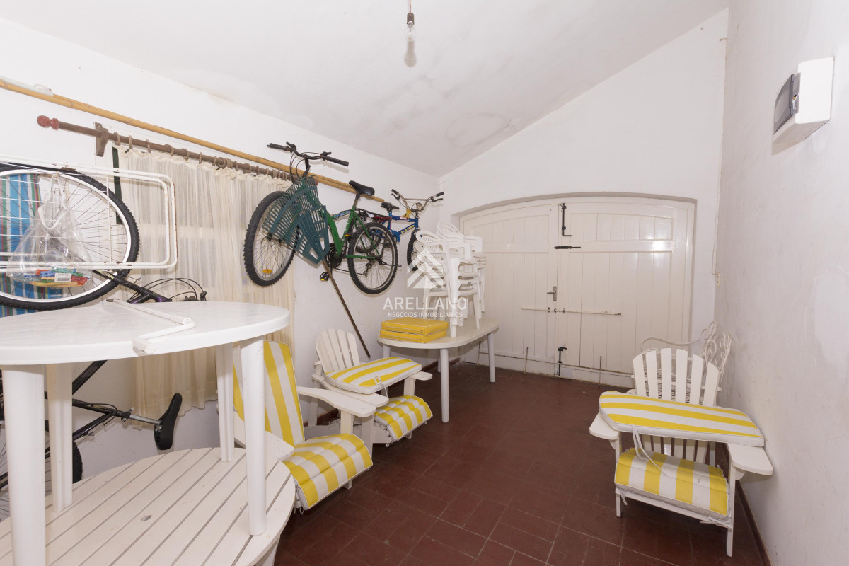 Casa ID.4054 - Venta casa 3 dormitorios y dependencia Playa Mansa 