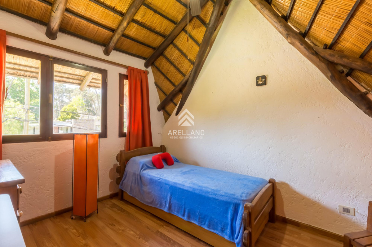 Casa ID.3919 - Venta Casa 4 dormitorios  - Playa Mansa