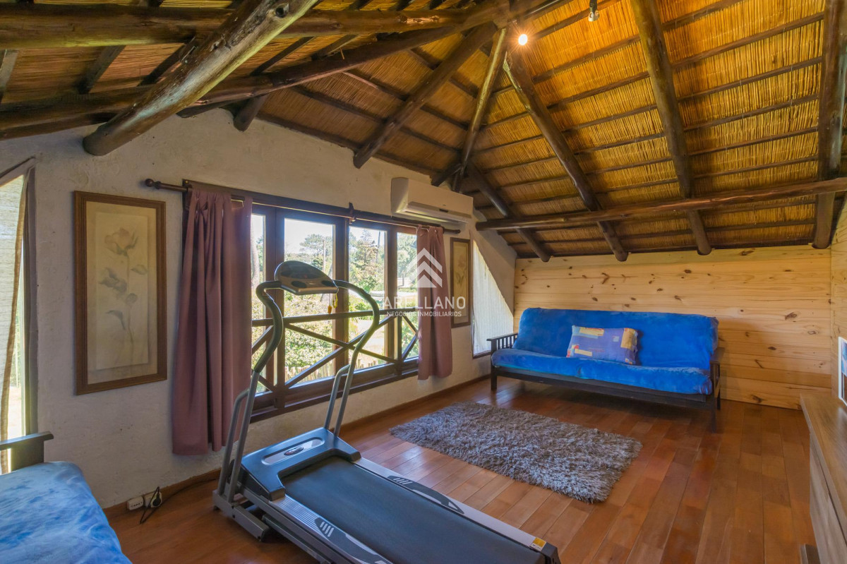 Casa ID.3919 - Venta Casa 4 dormitorios  - Playa Mansa