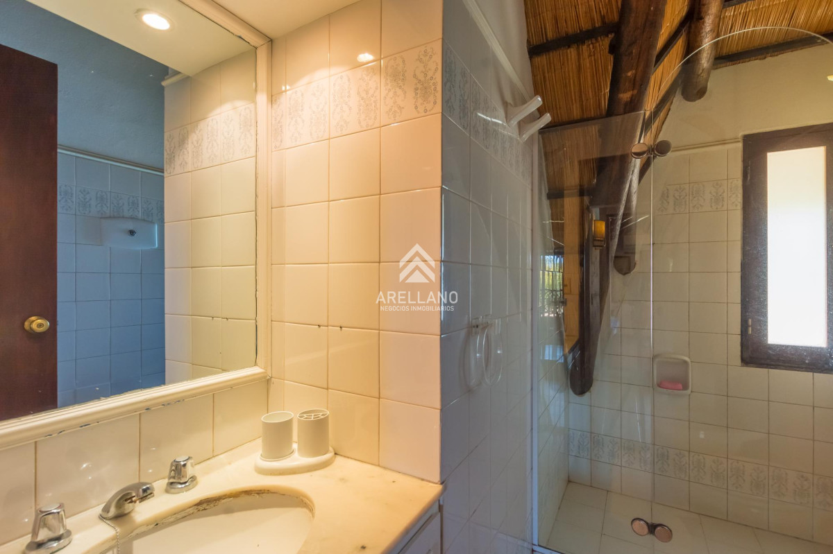 Casa ID.3919 - Venta Casa 4 dormitorios  - Playa Mansa